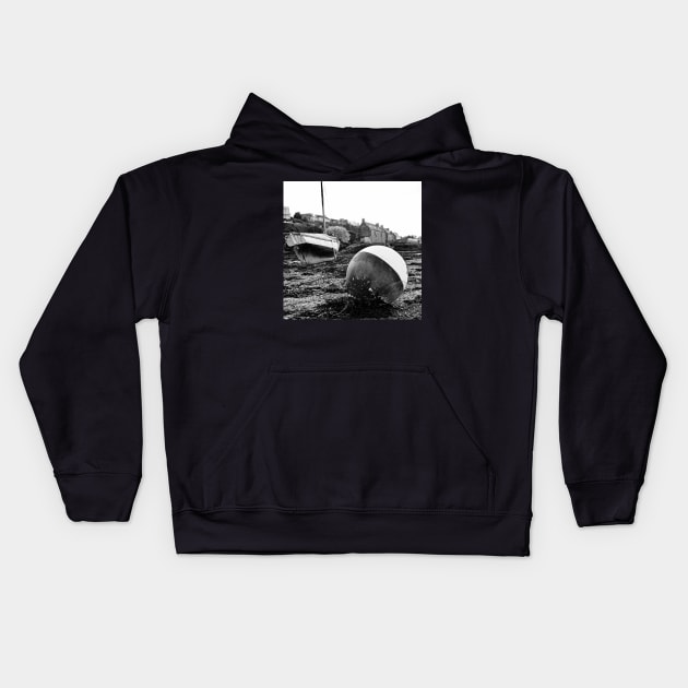 Low tide at Conquet Kids Hoodie by rollier